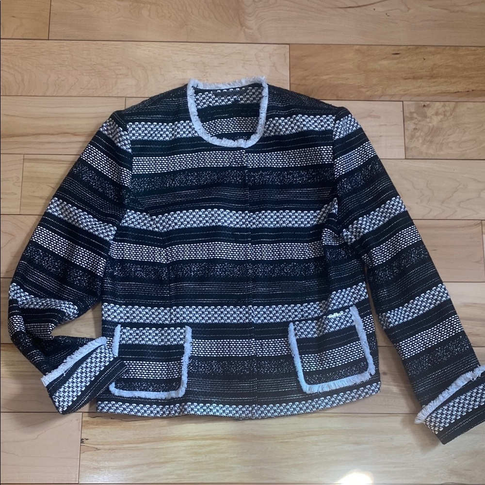 AirField Striped Black and White Blazer